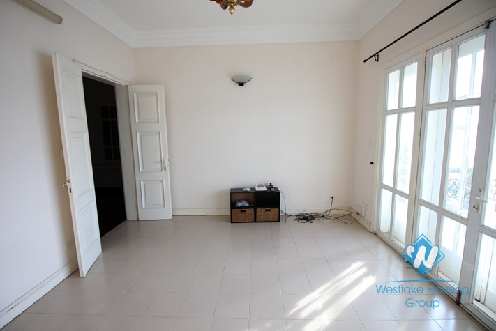 Lake view house for rent with four bedroom and four bathroom in Westlake Tay Ho, Hanoi